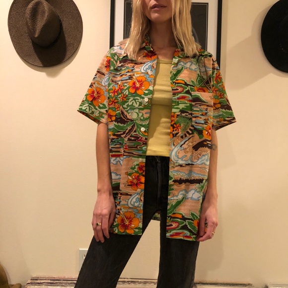 🌺 Vintage psychedelic Hawaiian button up shirt 🌺 - Picture 2 of 5